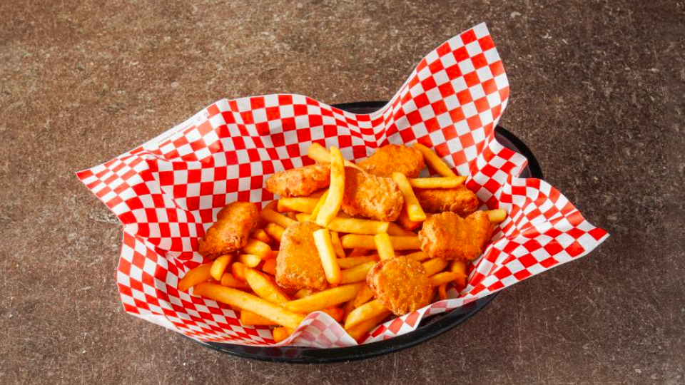 Nuggets med pommes frites (8 stk)